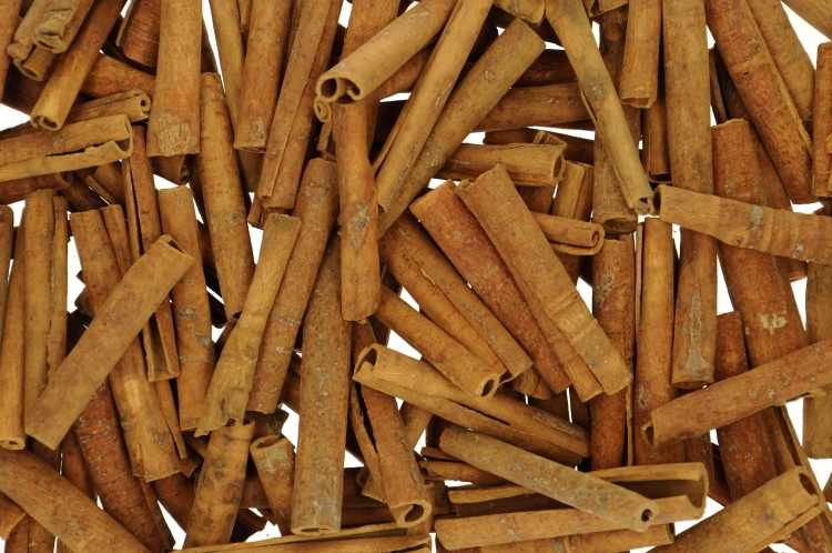 Cinnamon sticks for decoration 7,5 cm - 20 pcs.